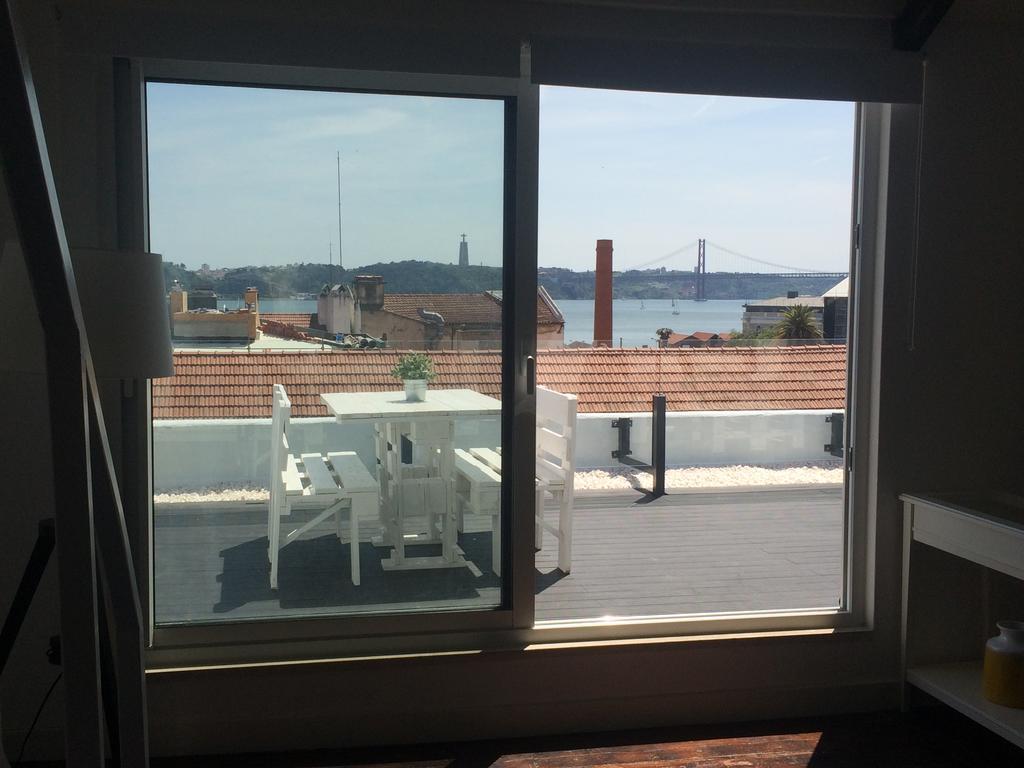 A Terrace On A Topfloor With A View Lissabon Buitenkant foto