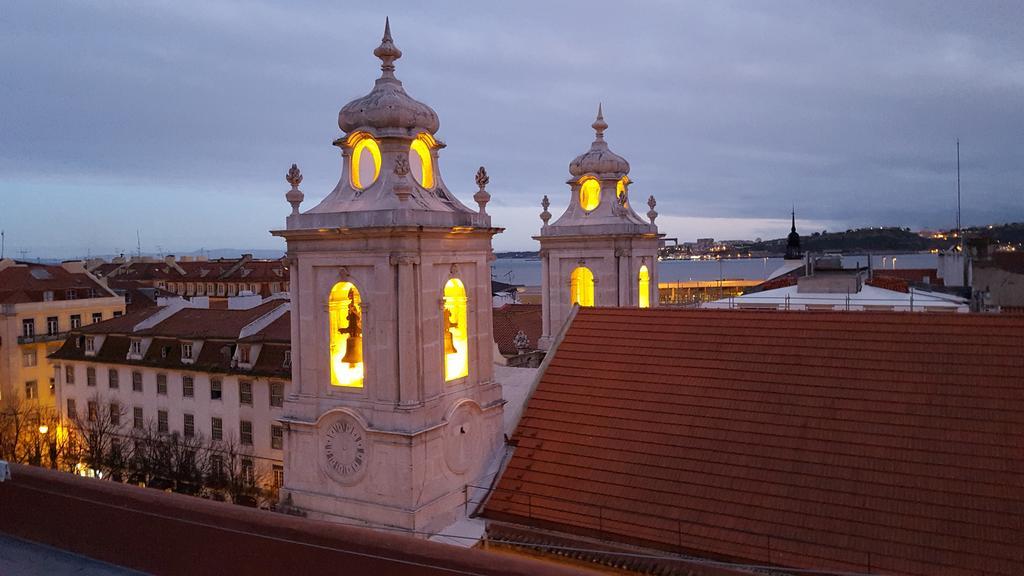 A Terrace On A Topfloor With A View Lissabon Buitenkant foto