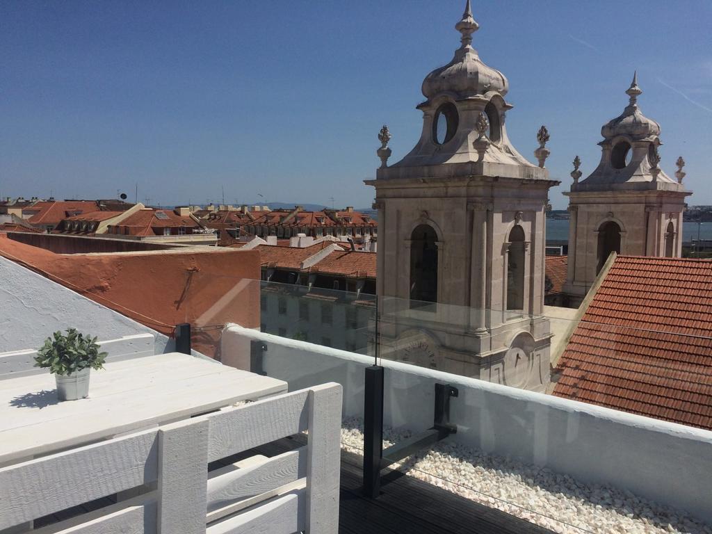 A Terrace On A Topfloor With A View Lissabon Buitenkant foto