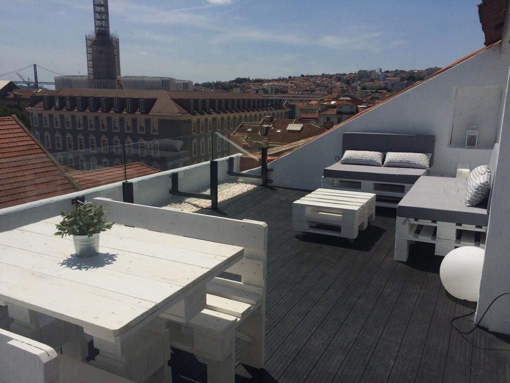 A Terrace On A Topfloor With A View Lissabon Buitenkant foto